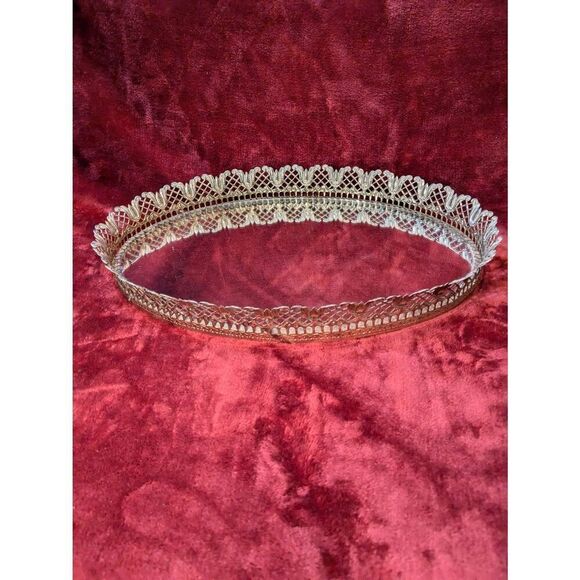 Mirrored vanity tray oval 10x13. In good condition.